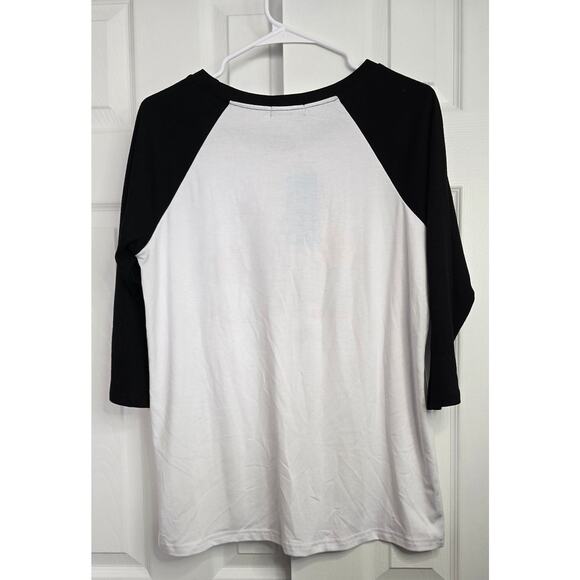 Hangin' with My Gnomies Christmas Shirt 3/4 Sleeve- Women's Size Medium - Picture 2 of 4